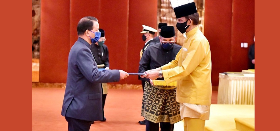 Ceremonial presentation of Credentials by High Commissioner H.E. Alok Amitabh Dimri to His Majesty the Sultan and Yang Di-Pertuan of Negara Brunei Darussalam